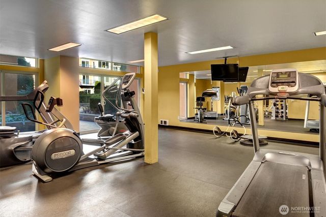 2414 1st Avenue #321, Seattle, WA 98121