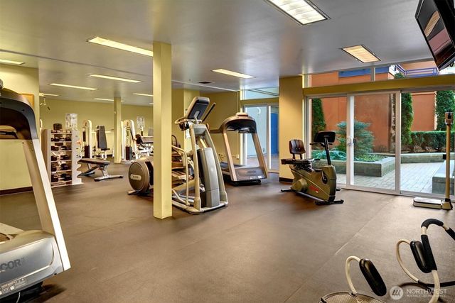 2414 1st Avenue #321, Seattle, WA 98121