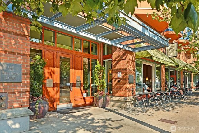 2414 1st Avenue #321, Seattle, WA 98121