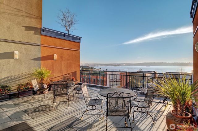 2414 1st Avenue #321, Seattle, WA 98121