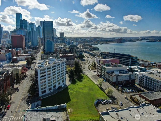 2414 1st Avenue #321, Seattle, WA 98121