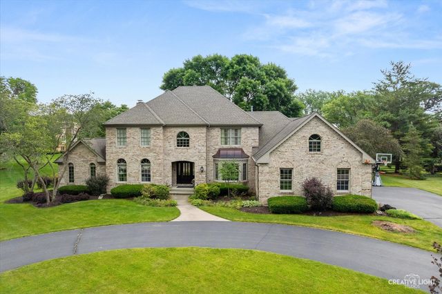 2 Buckingham Drive, Sugar Grove, IL 60554