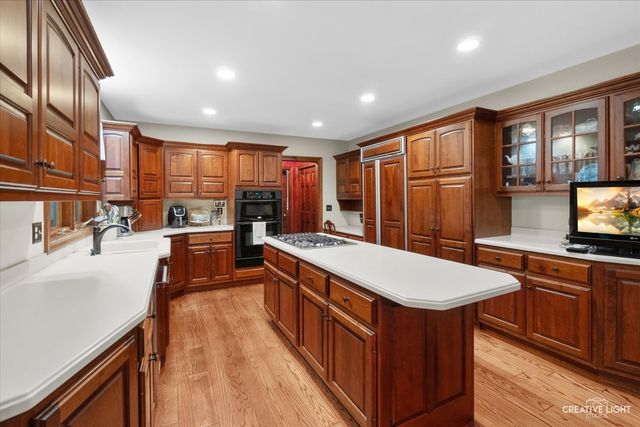2 Buckingham Drive, Sugar Grove, IL 60554