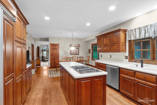 2 Buckingham Drive, Sugar Grove, IL 60554
