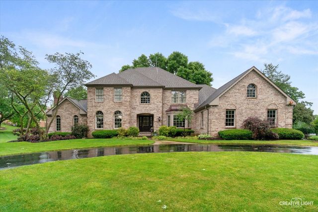2 Buckingham Drive, Sugar Grove, IL 60554