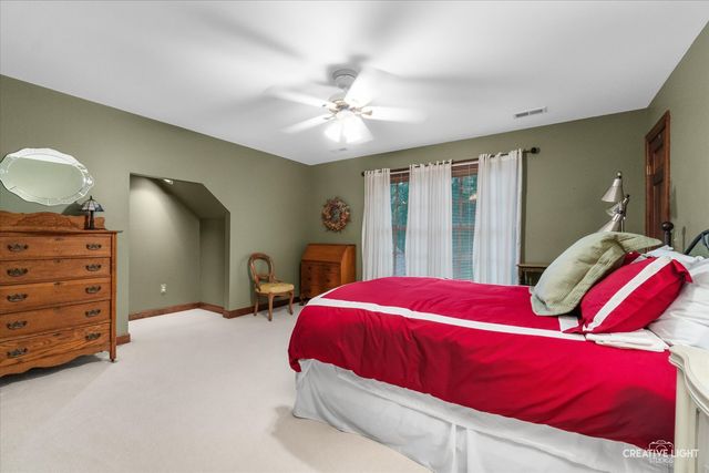 2 Buckingham Drive, Sugar Grove, IL 60554