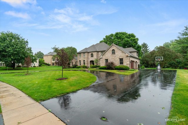 2 Buckingham Drive, Sugar Grove, IL 60554