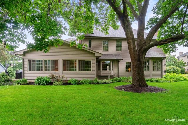 2 Buckingham Drive, Sugar Grove, IL 60554