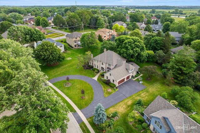 2 Buckingham Drive, Sugar Grove, IL 60554