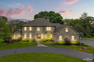 2 Buckingham Drive, Sugar Grove, IL 60554