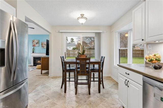 887 Weyanoke LN, Newport News, VA 23608