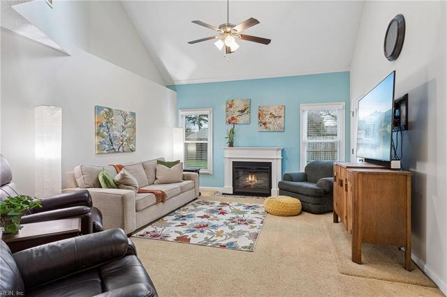 887 Weyanoke LN, Newport News, VA 23608