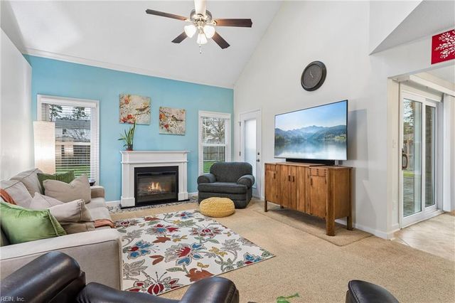 887 Weyanoke LN, Newport News, VA 23608