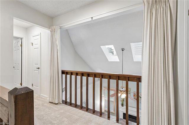 887 Weyanoke LN, Newport News, VA 23608