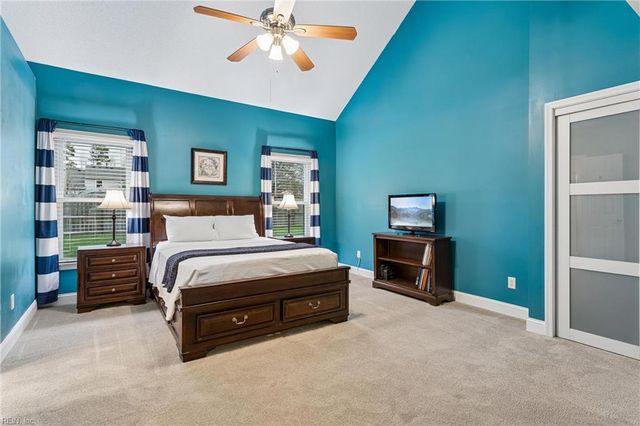 887 Weyanoke LN, Newport News, VA 23608