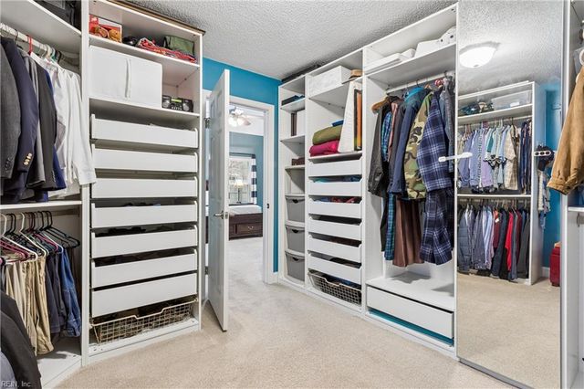 887 Weyanoke LN, Newport News, VA 23608