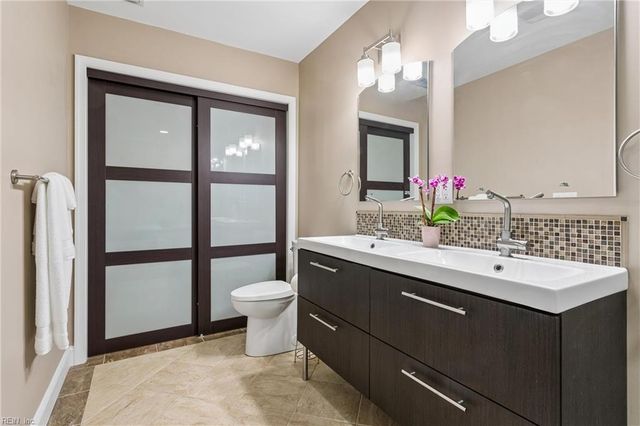 887 Weyanoke LN, Newport News, VA 23608