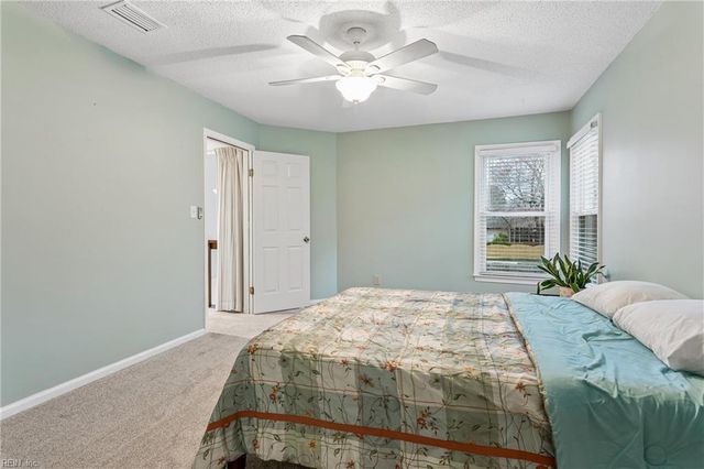 887 Weyanoke LN, Newport News, VA 23608