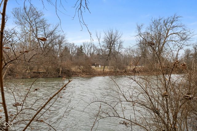 4452 Abby Creek Lane, Indianapolis, IN 46205