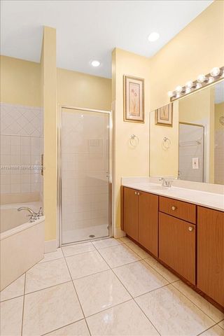 7620 S Aragon Blvd 1, Sunrise, FL 33322