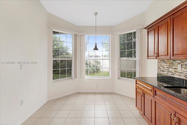 7620 S Aragon Blvd 1, Sunrise, FL 33322