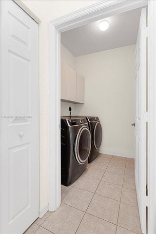 7620 S Aragon Blvd 1, Sunrise, FL 33322