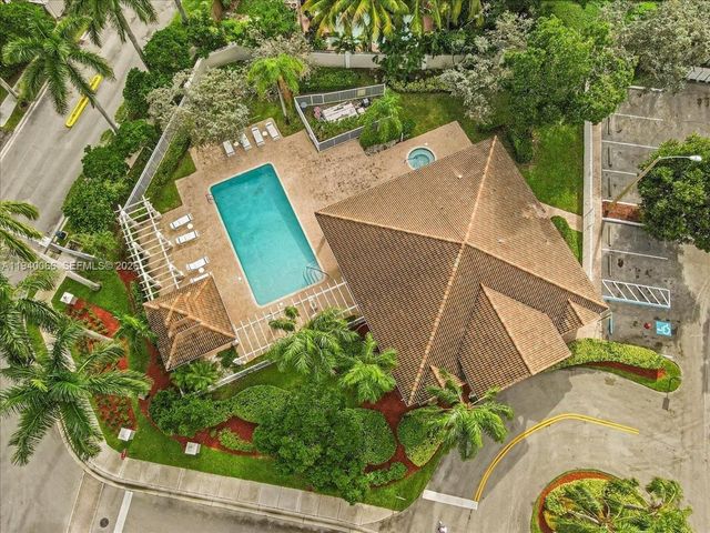 7620 S Aragon Blvd 1, Sunrise, FL 33322