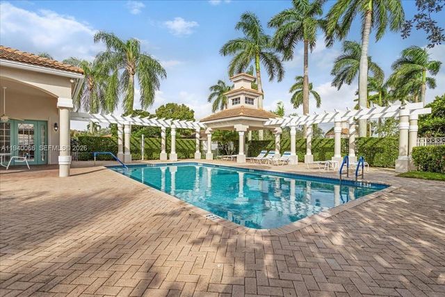 7620 S Aragon Blvd 1, Sunrise, FL 33322