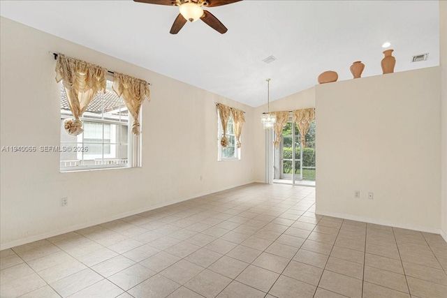 7620 S Aragon Blvd 1, Sunrise, FL 33322