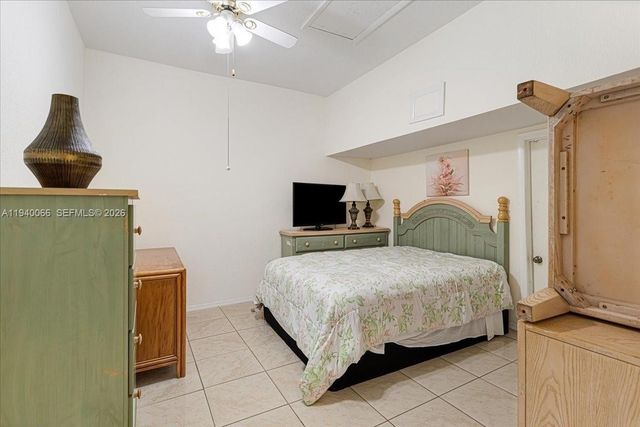 7620 S Aragon Blvd 1, Sunrise, FL 33322