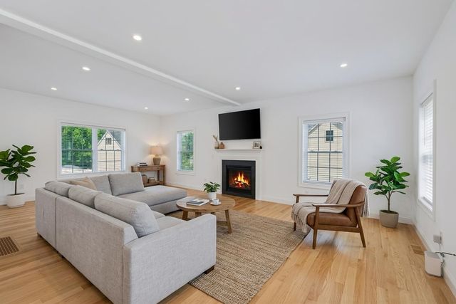 9 Horizon Way, Plaistow, NH 03865