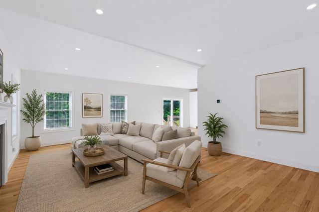 9 Horizon Way, Plaistow, NH 03865