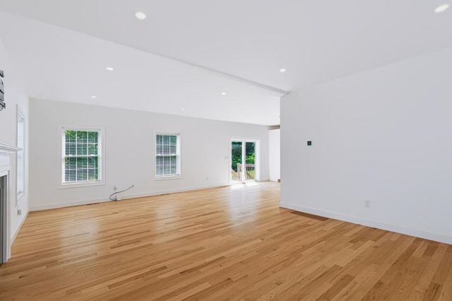 9 Horizon Way, Plaistow, NH 03865