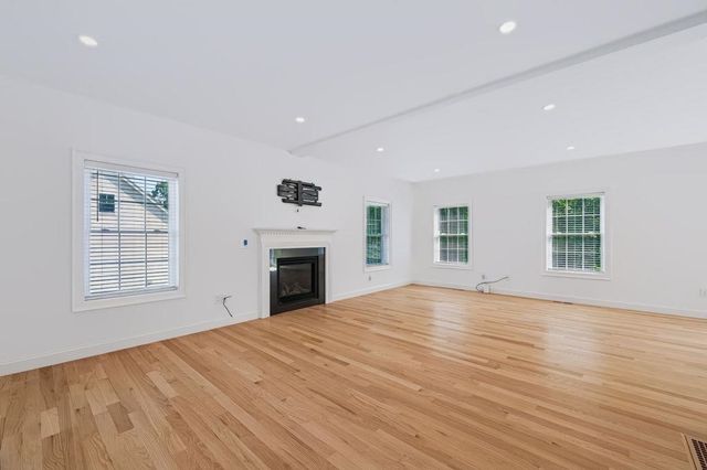 9 Horizon Way, Plaistow, NH 03865