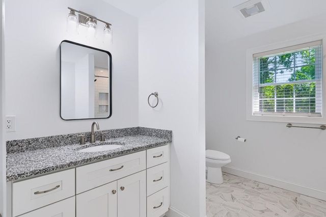 9 Horizon Way, Plaistow, NH 03865
