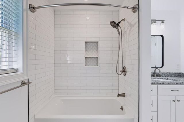 9 Horizon Way, Plaistow, NH 03865