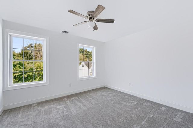 9 Horizon Way, Plaistow, NH 03865