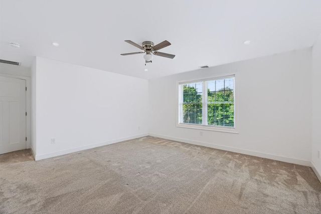 9 Horizon Way, Plaistow, NH 03865