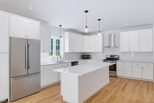9 Horizon Way, Plaistow, NH 03865