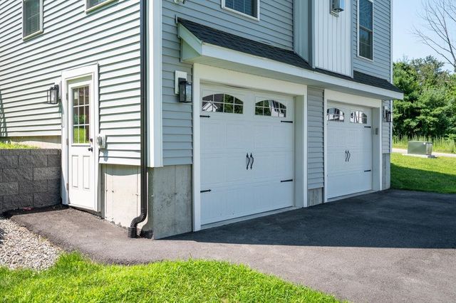 9 Horizon Way, Plaistow, NH 03865