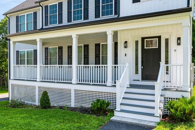 9 Horizon Way, Plaistow, NH 03865