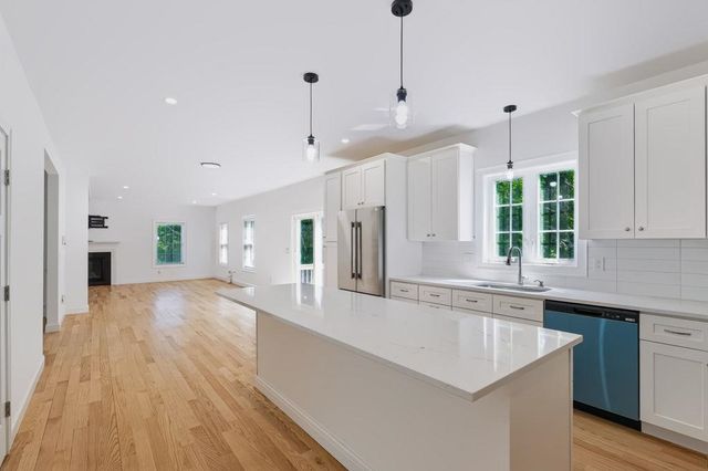9 Horizon Way, Plaistow, NH 03865
