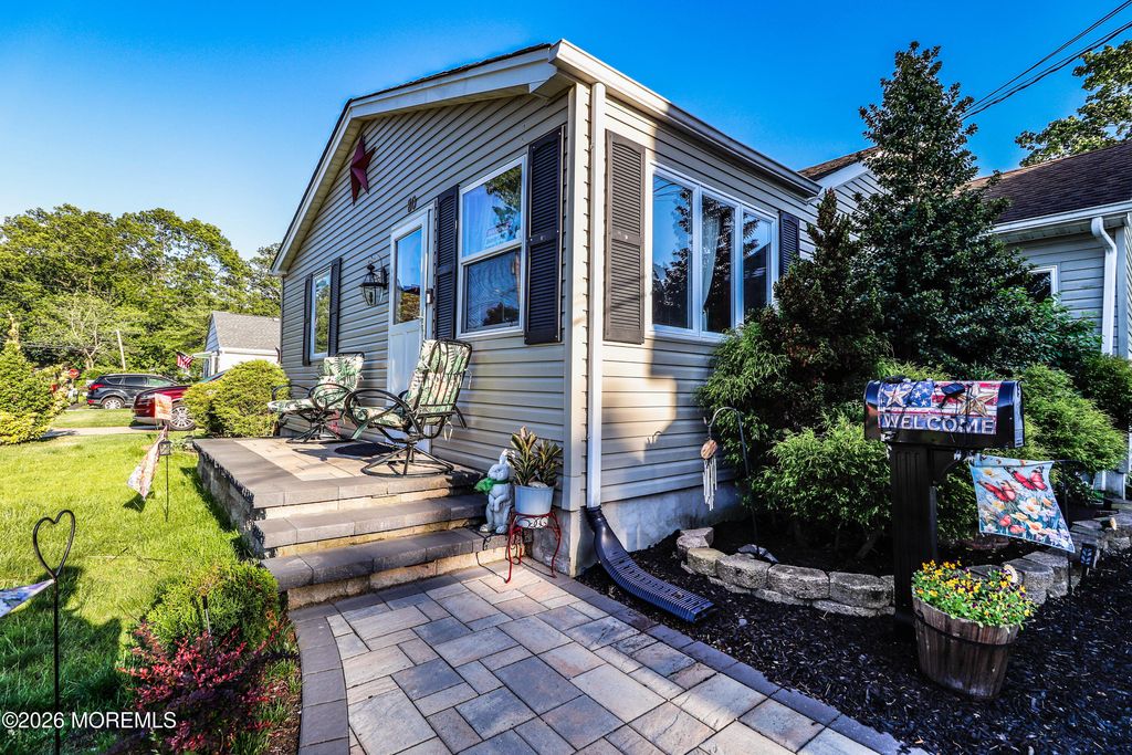 80 Elm Street, Spotswood, NJ 08884