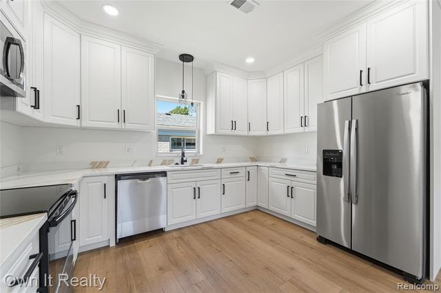 7606 Margaret Street, Taylor, MI 48180