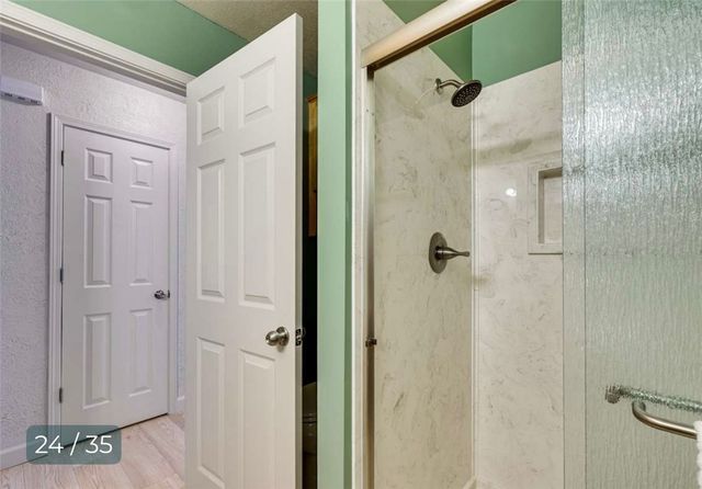 5 Horseshoe Drive, Holiday Island, AR 72631