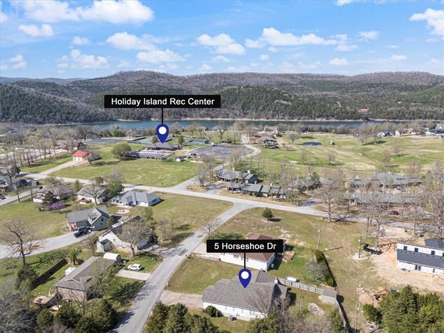 5 Horseshoe Drive, Holiday Island, AR 72631