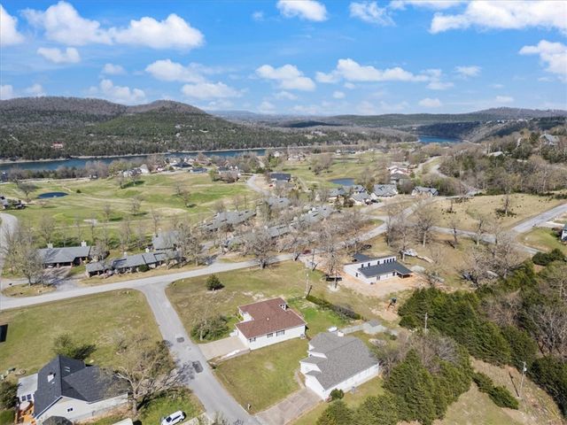 5 Horseshoe Drive, Holiday Island, AR 72631
