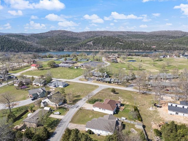 5 Horseshoe Drive, Holiday Island, AR 72631