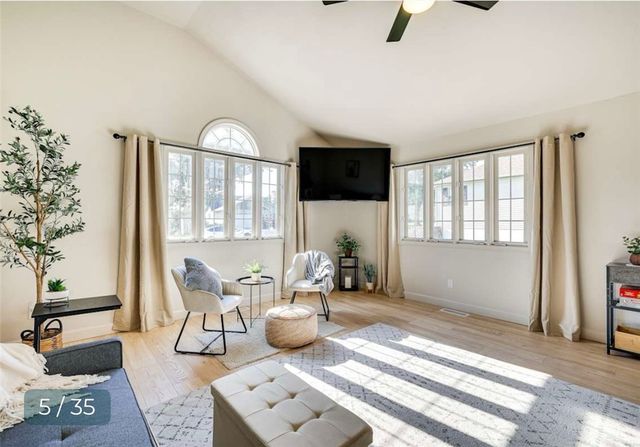 5 Horseshoe Drive, Holiday Island, AR 72631