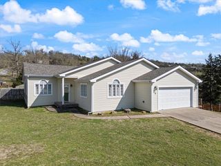 5 Horseshoe Drive, Holiday Island, AR 72631